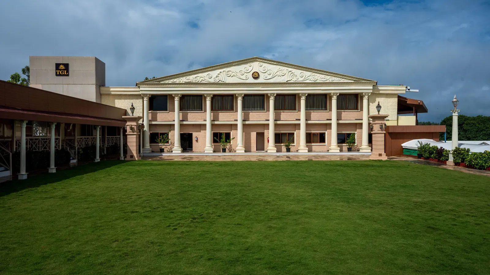 TGL_LAWN_-2-min_dfy8um