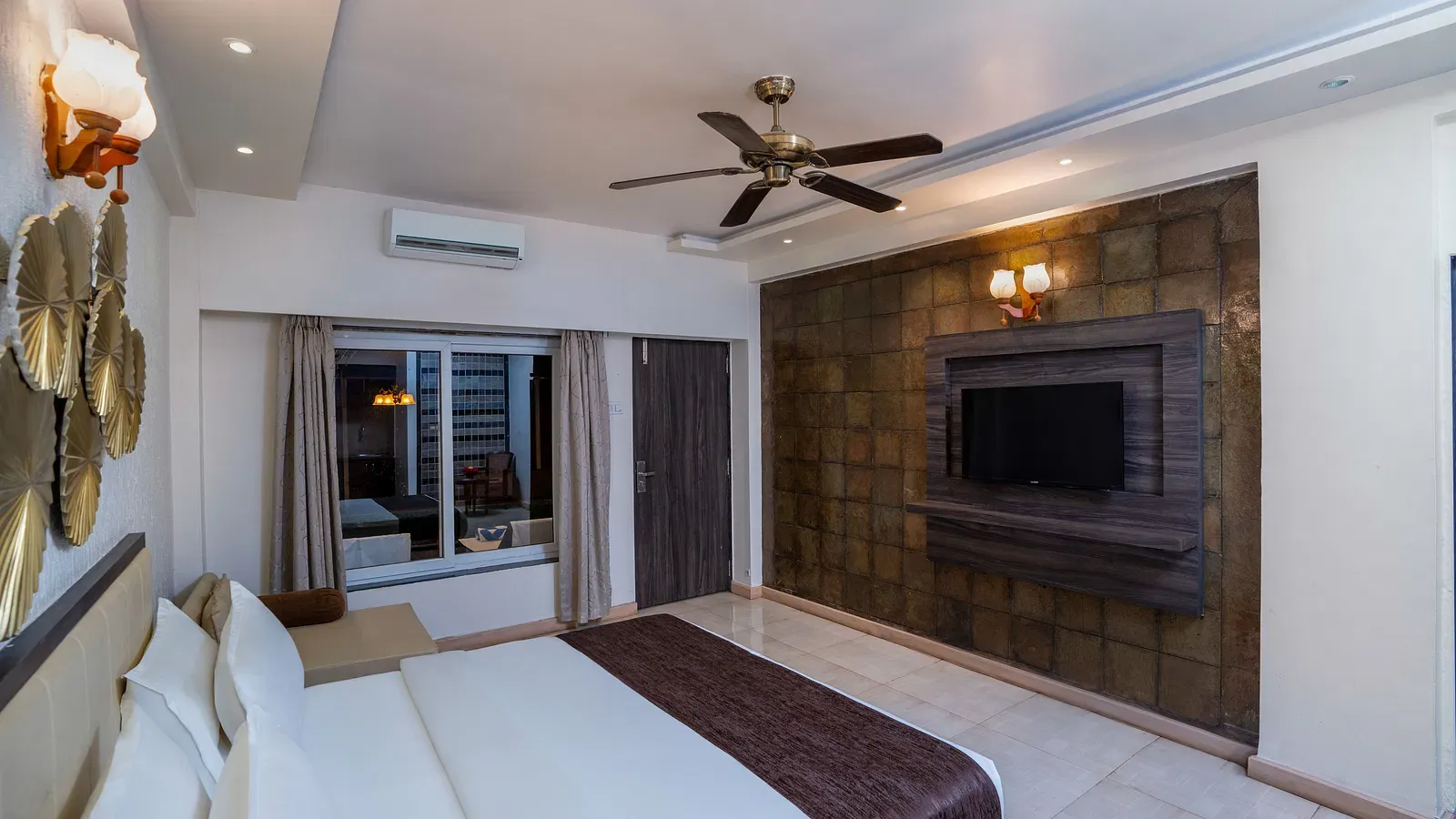 aqua_deluxe_suite_2_w1eoiy