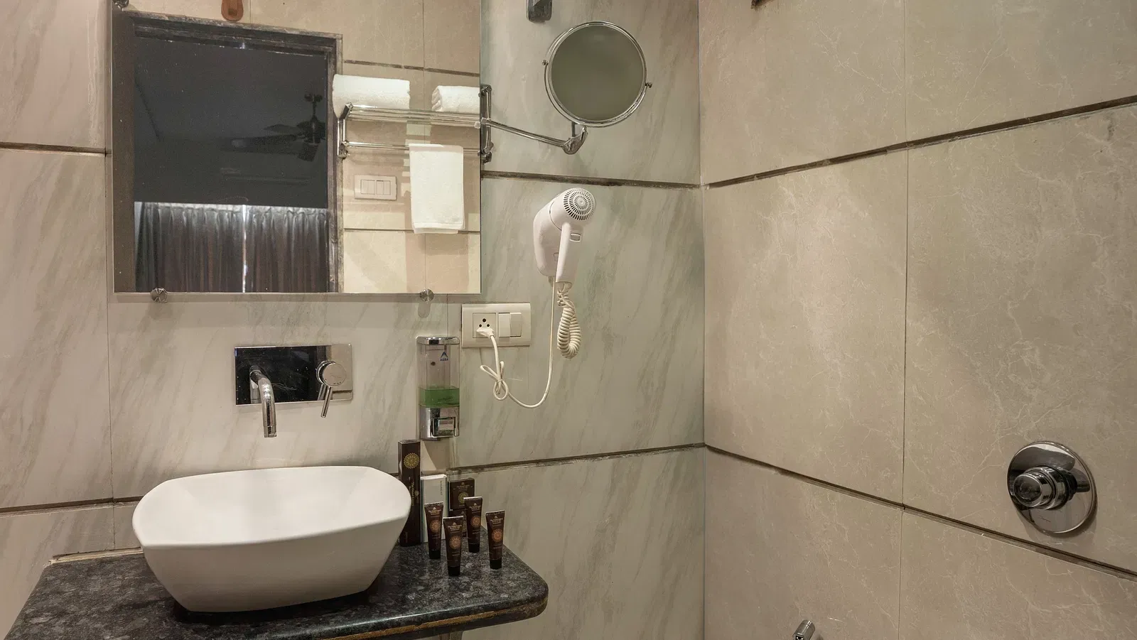 elegant_room_2_omdooe